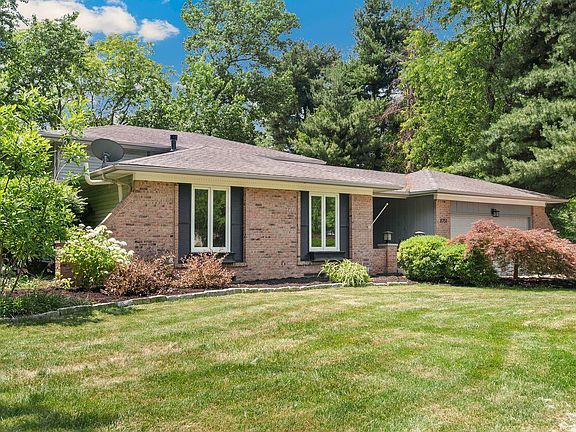 2nd image of 8751 Stoneridge Ct NW