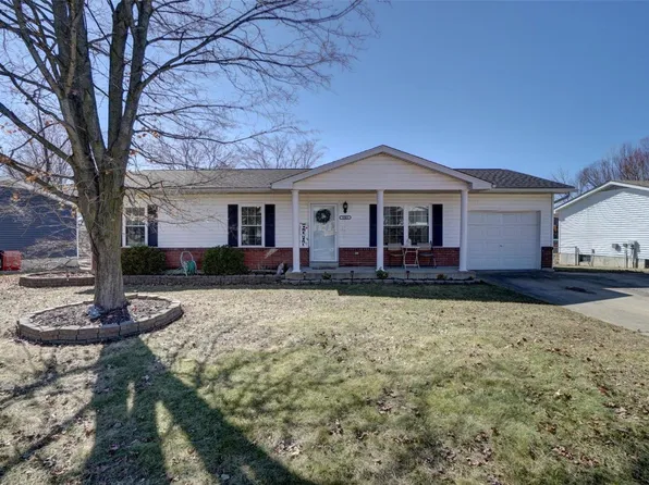 2263 Columbus Cir, Warrenton, MO 63383