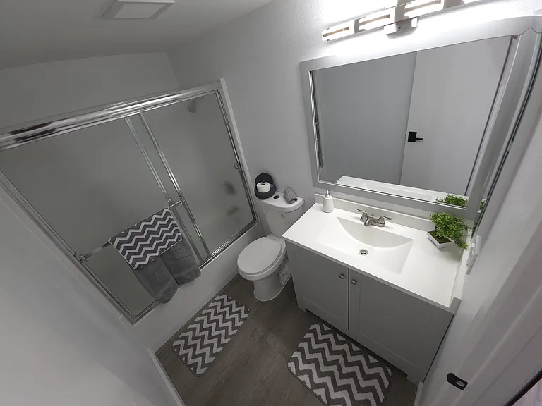 1642 Gardenia Ct #D — Photo 29