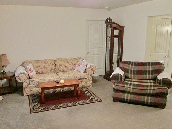 5th image of 200 S Marion St