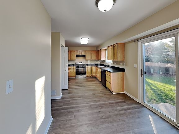 5th image of 2925 Shetland Ln