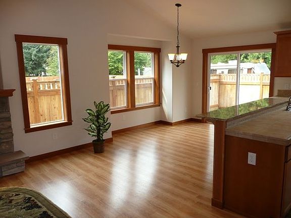 3rd image of 9412 50th Ave NE