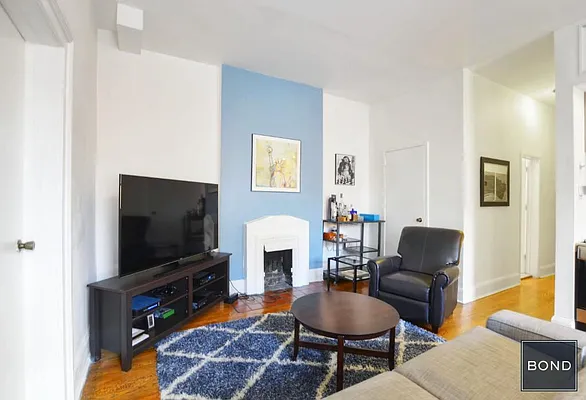 Rented by Bond New York | media 8