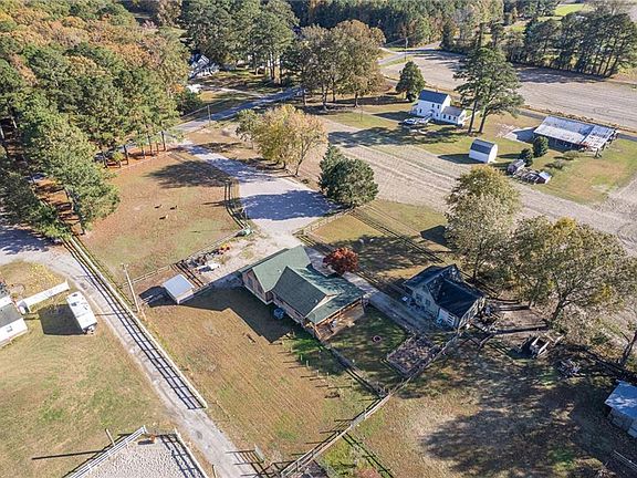 2nd image of 2820 Bunch Walnuts Rd