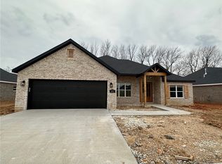 3037 E Coolridge St, Fayetteville, AR 72701