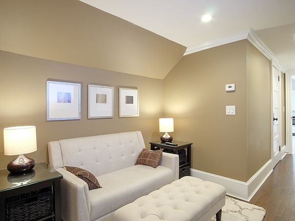 5th image of 21 Crescent St #3B