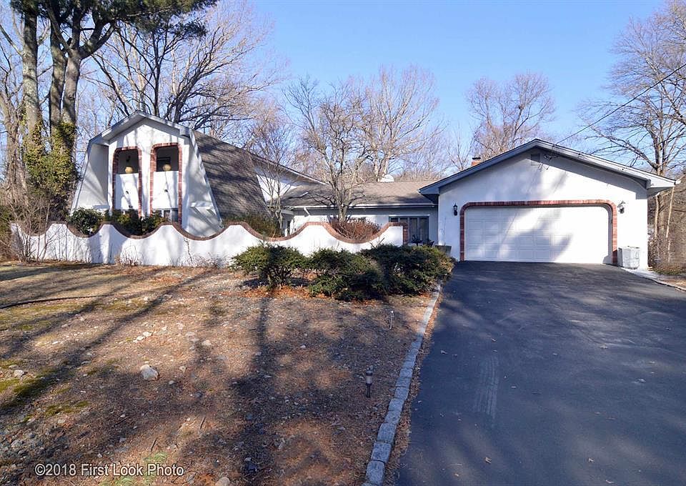 1st image of 135 Brisas Cir