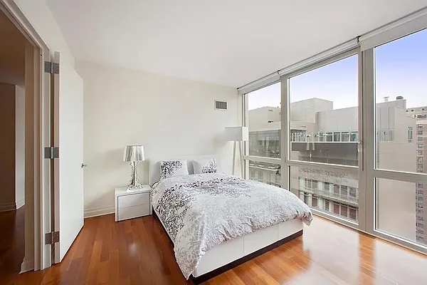 Rented by Home Ambassadors | media 12