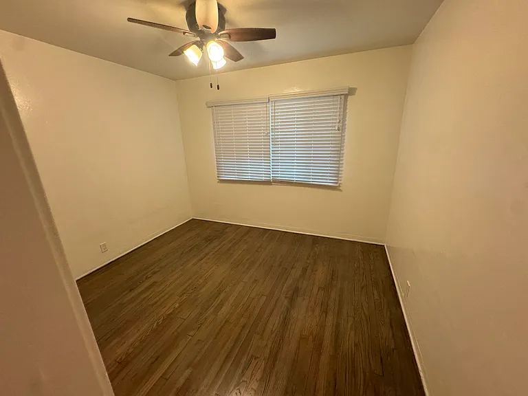 70 Glendora Ave #11 — Photo 14