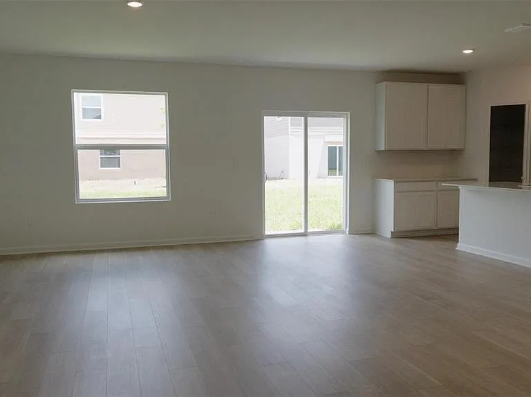 6433 Domizio Dr — Photo 9