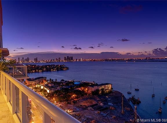 Chic Venetian Islands Sky Loft Features Sweeping Views