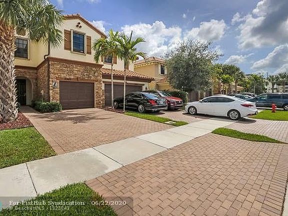 3rd image of 10462 Wellington Parc Dr