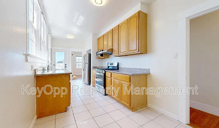1608 Balboa St — Photo 23