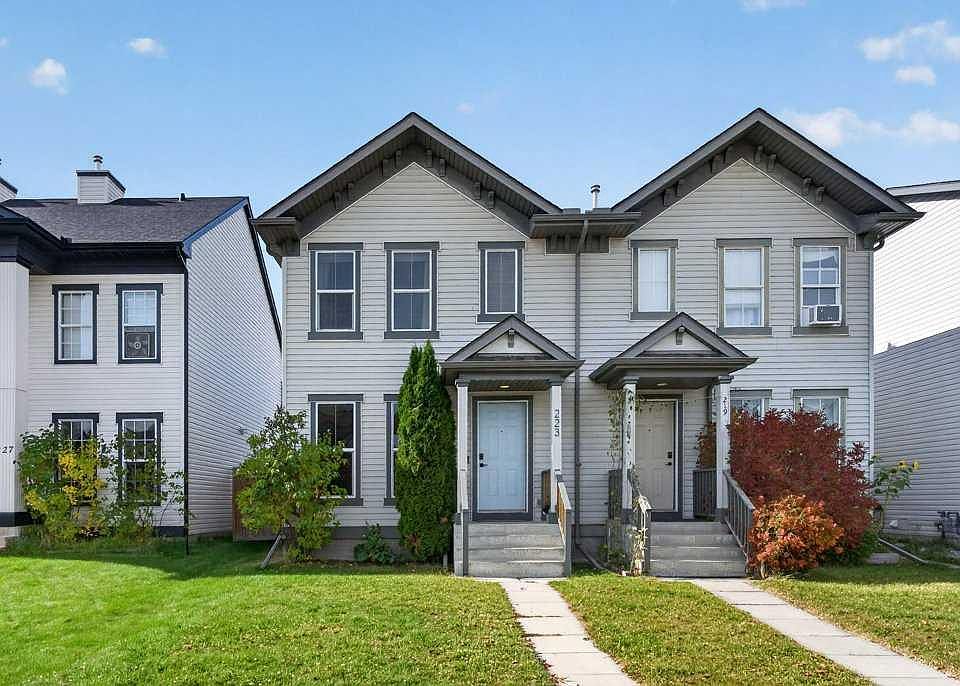 1st image of 223 E Elgin Point SE