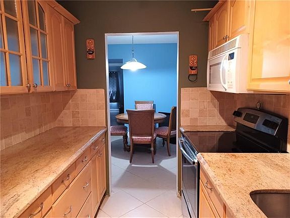 5th image of 4111 NE 21st Way #105C