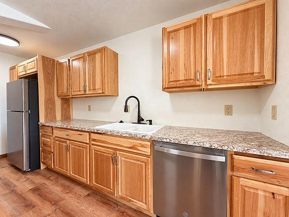 5th image of 2831 Elk River Rd #1