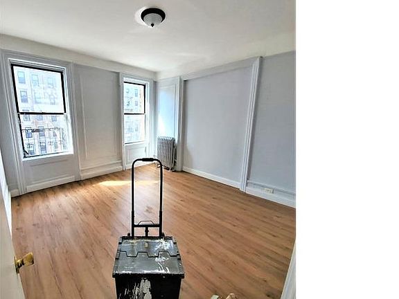 3rd image of 621 W 135th St