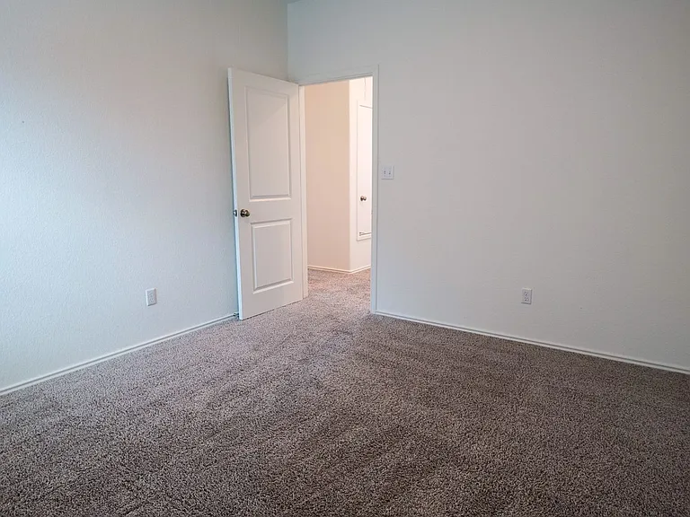 1321 Weatherford Ln — Photo 23