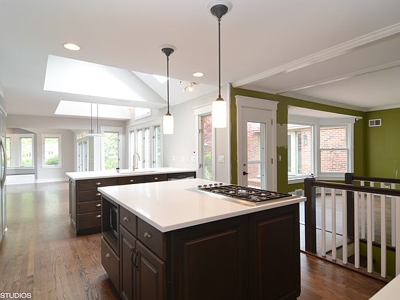 3rd image of 759 S Belmont Ave