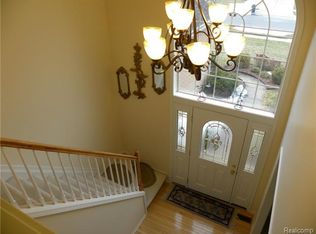 49173 Manhattan Cir, Canton, MI 48188