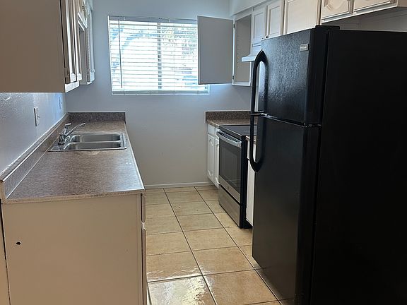2nd image of 260 W 8th Ave APT 152