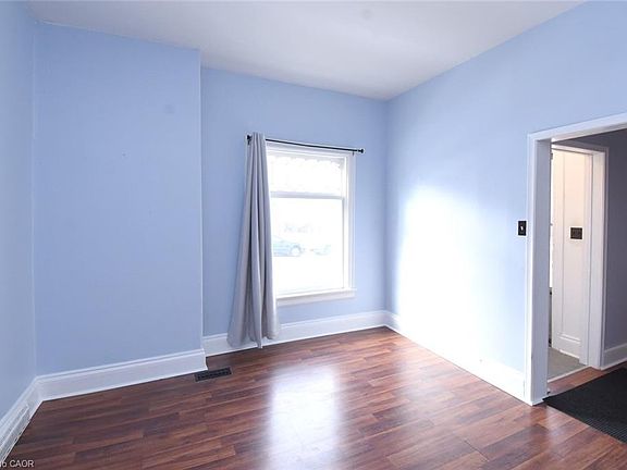 3rd image of 261 Prospect St S