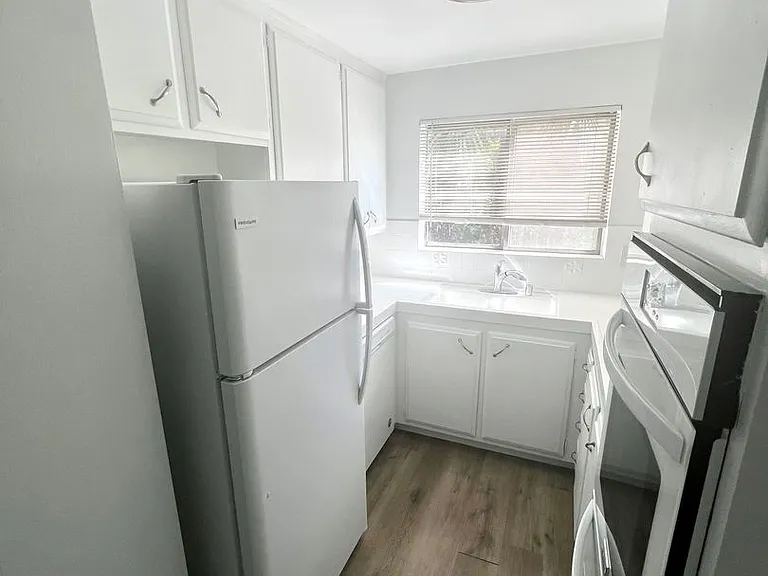 815 S. Wooster St. — Photo 7