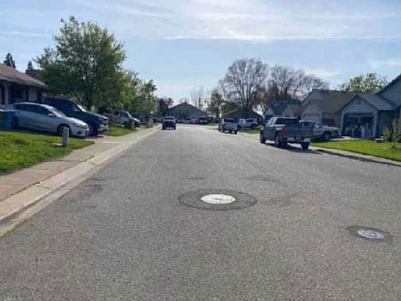 Exterior Neighborhood (street photo)