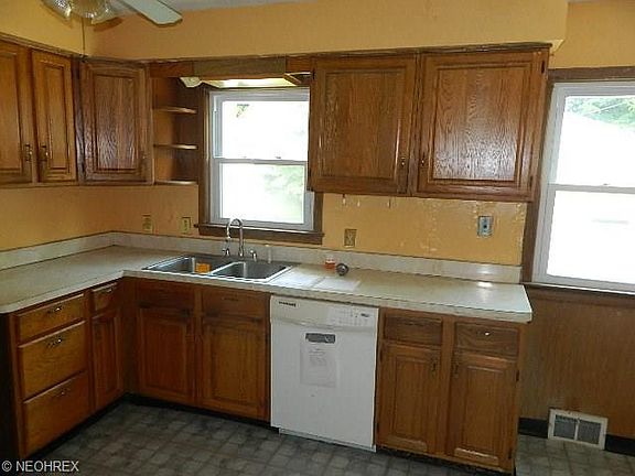 5th image of 4115 Greenvale Dr
