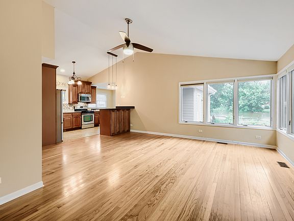 4th image of 17 Willow St