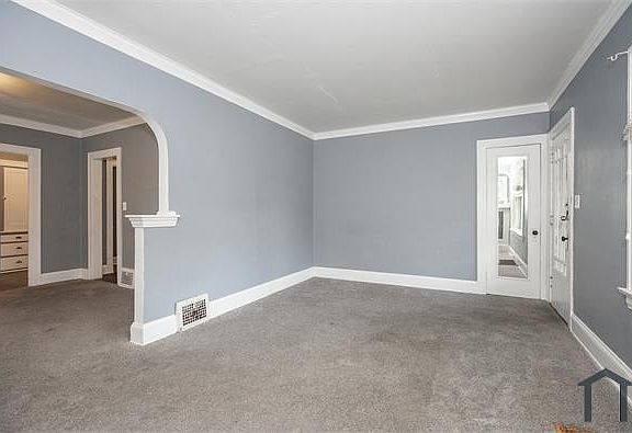 2nd image of 14410 Kingsford Ave
