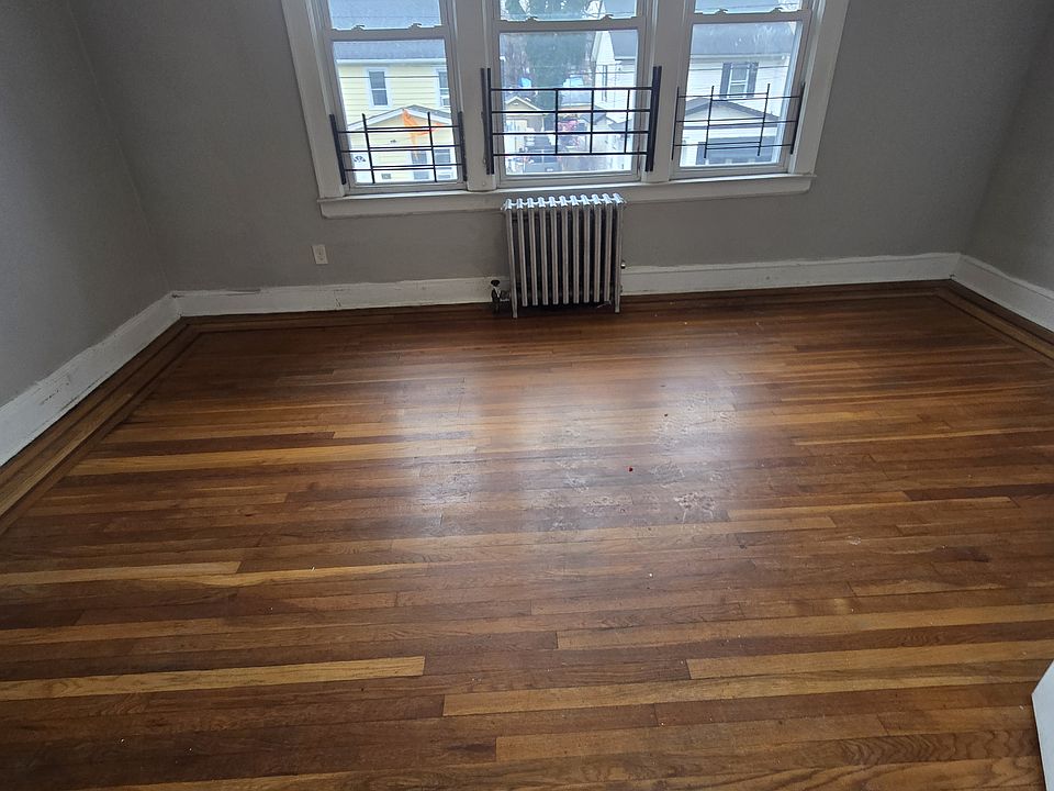 1st image of 129-131 Carolina Ave #2L