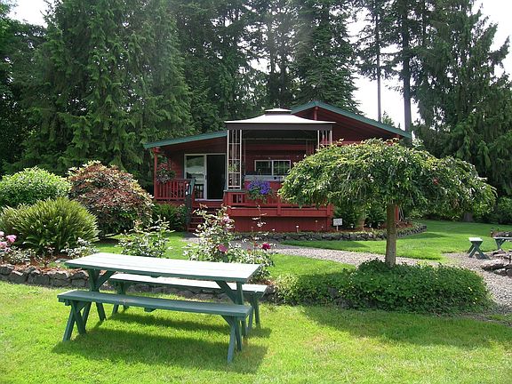 Lush & low maintenance grounds