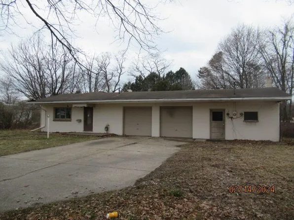 4 Bowerman Rd, Manistee, MI 49660