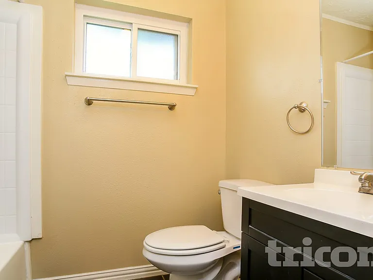 4227 Burkegate Dr — Photo 10