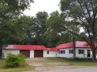 3214 S Walnut Ave, White Cloud, MI 49349