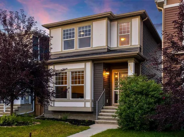132 W Evansborough Way NW, Calgary, AB T3P 0M5