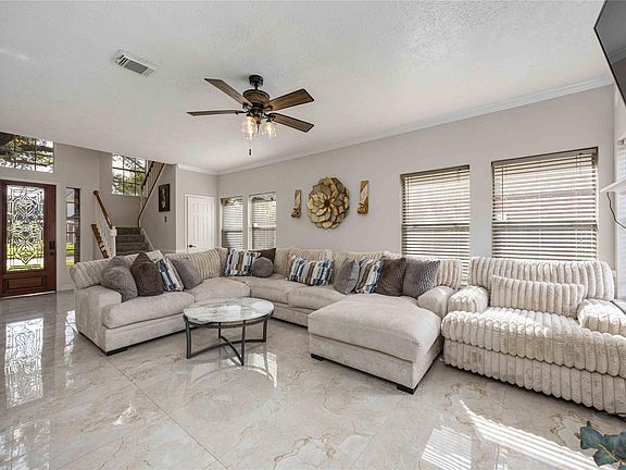 3rd image of 414 Welford Ln