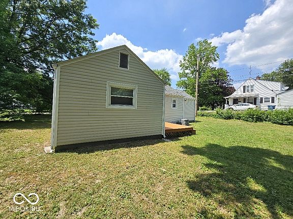 3rd image of 6751 Caroline Ave