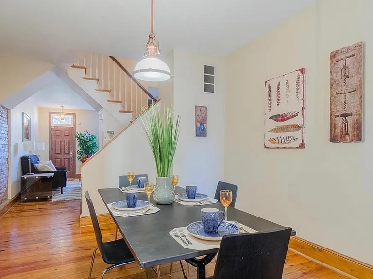2127 E Fairmount Ave — Photo 6