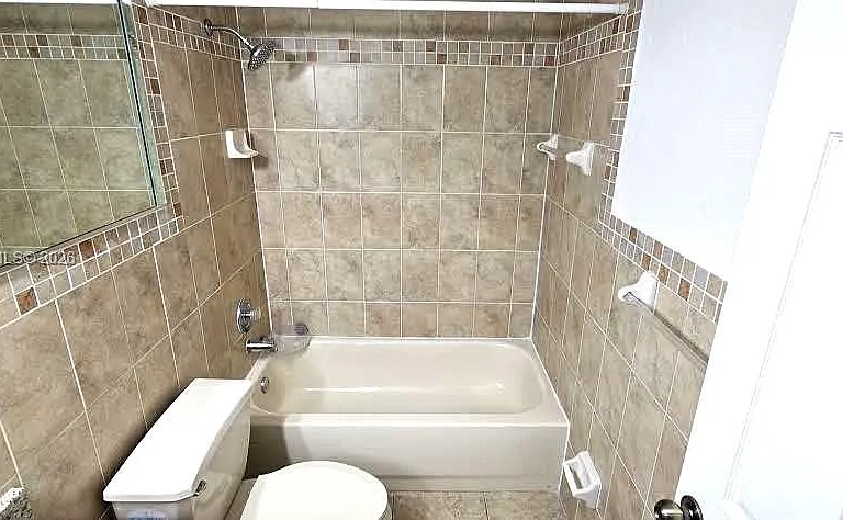 8290 Lake Dr #332 — Photo 17