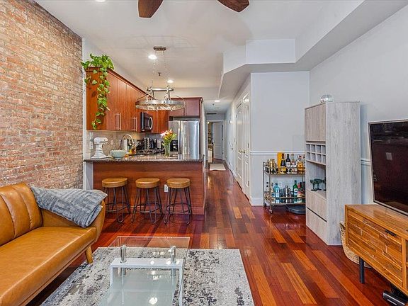 2nd image of 744 Park Ave APT 2R