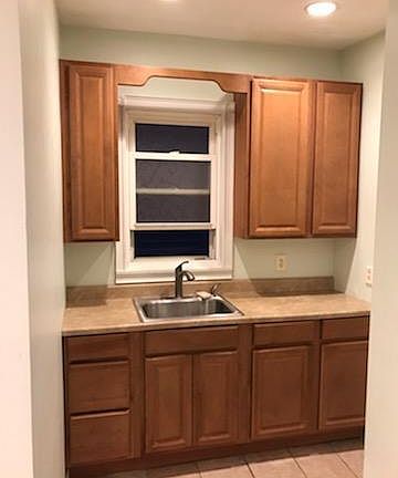 4th image of 118 New Park St