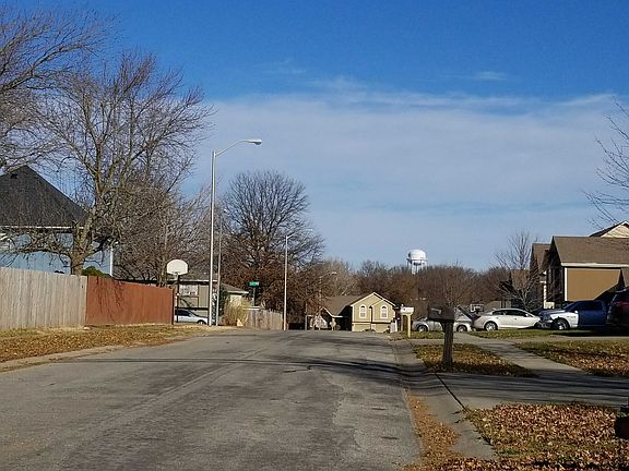 5th image of 5431 Woodside Ave