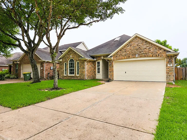 11902 White Water Bay Dr — Photo 1