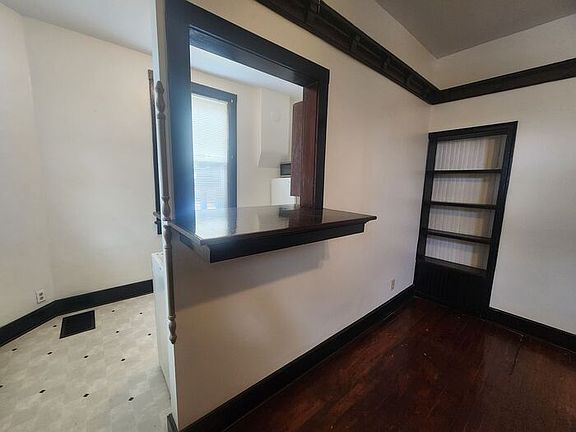 5th image of 248 S 9th St #5