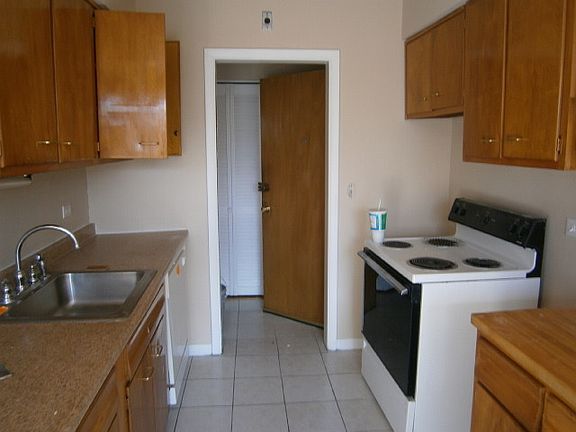 5th image of 2055 W Lunt Ave APT 404