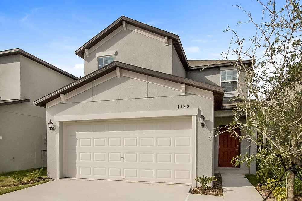 3 bed, 2.5 bath, 1525 sqft, $2,410 — Photo 4
