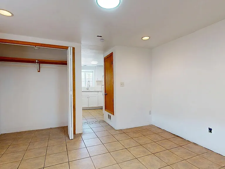 1207 Barelas St SW #CF — Photo 6