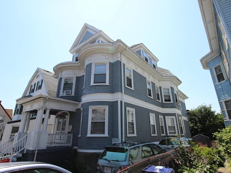 14 Magnolia Sq #3